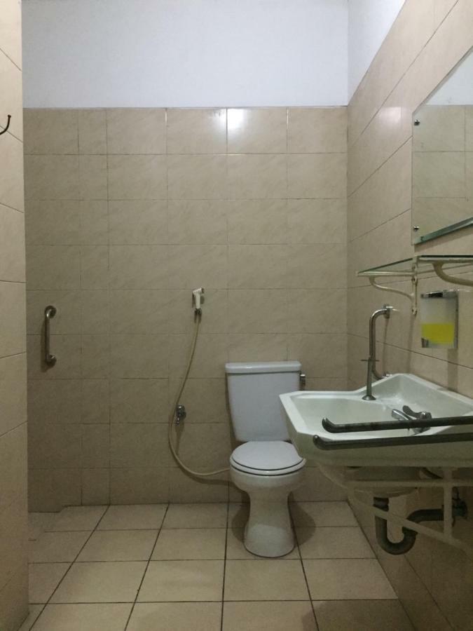 De Riau Guesthouse Бандунг Экстерьер фото